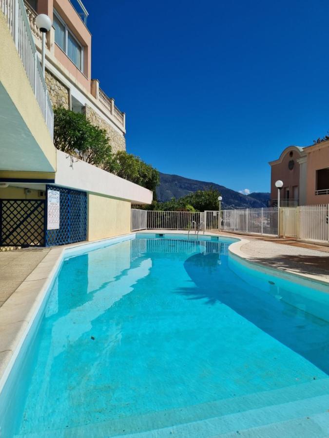 Dernier Etage D'Une Maison Roquebrune-Cap-Martin Exteriör bild