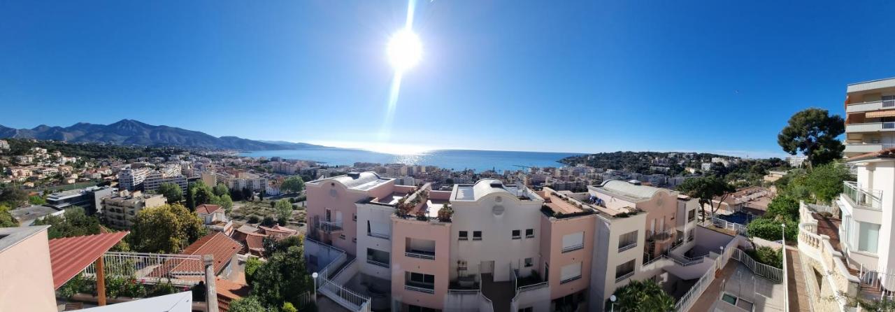 Dernier Etage D'Une Maison Roquebrune-Cap-Martin Exteriör bild