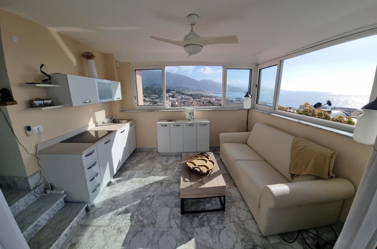 Dernier Etage D'Une Maison Roquebrune-Cap-Martin Exteriör bild
